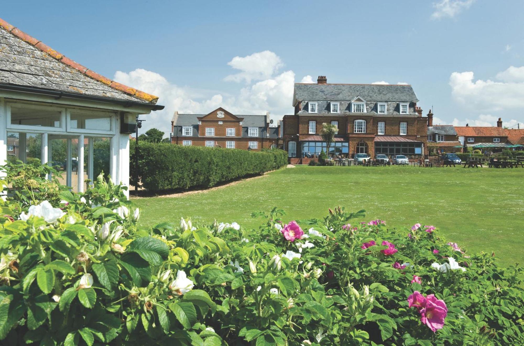 Old Hunstanton Le Strange Arms Hotel Экстерьер фото